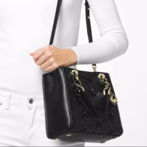 ⛔️SOLD⛔️Authentic Michael Kors Leather floral satc - Picture 4 of 8